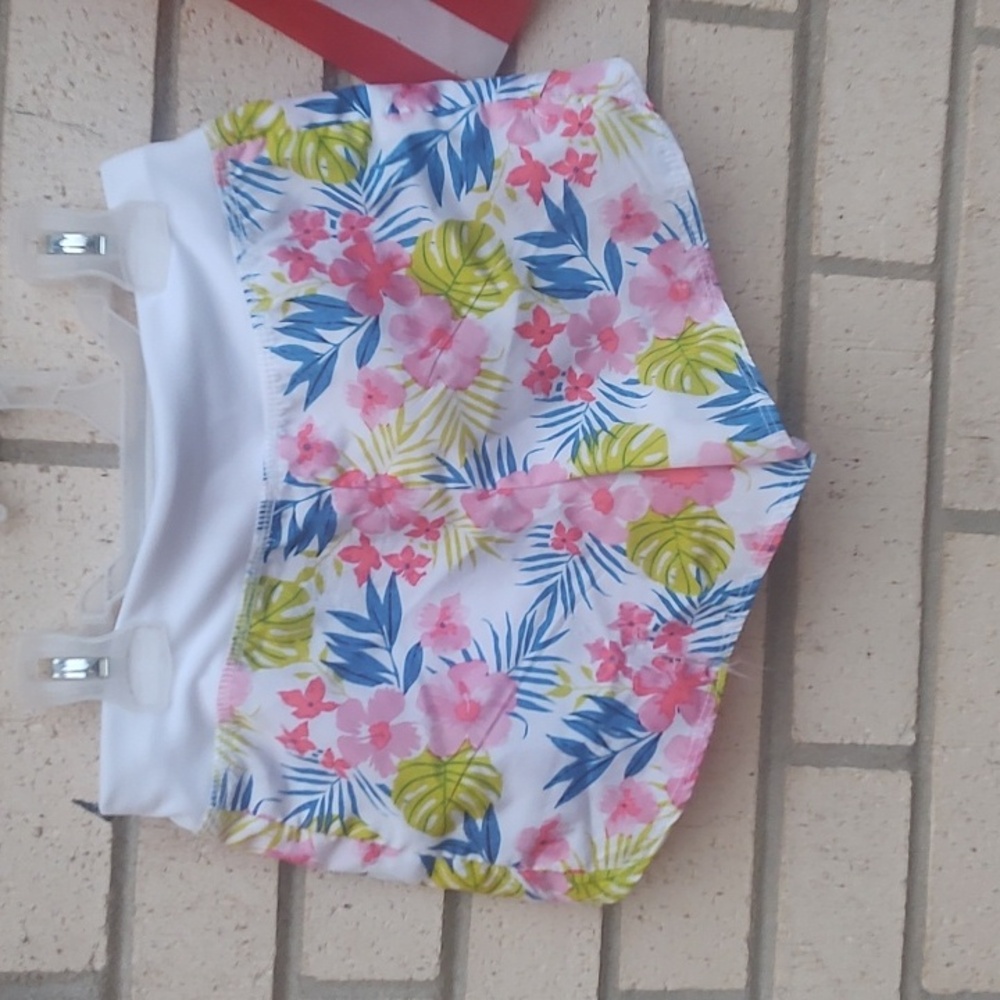 Flower Shorts - Picture 7 of 8